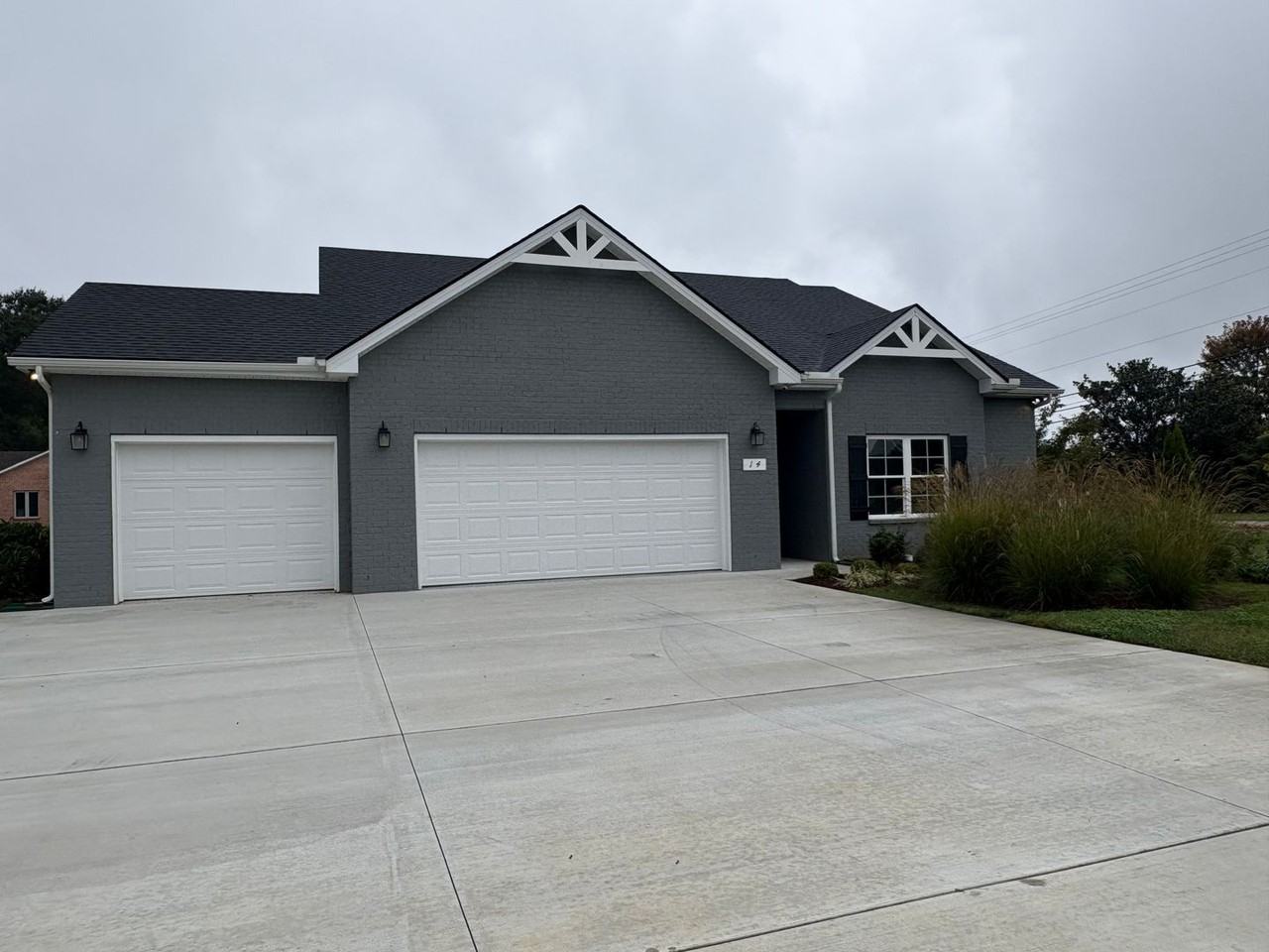 14 Blanford Cir - Photo 2 of 29
