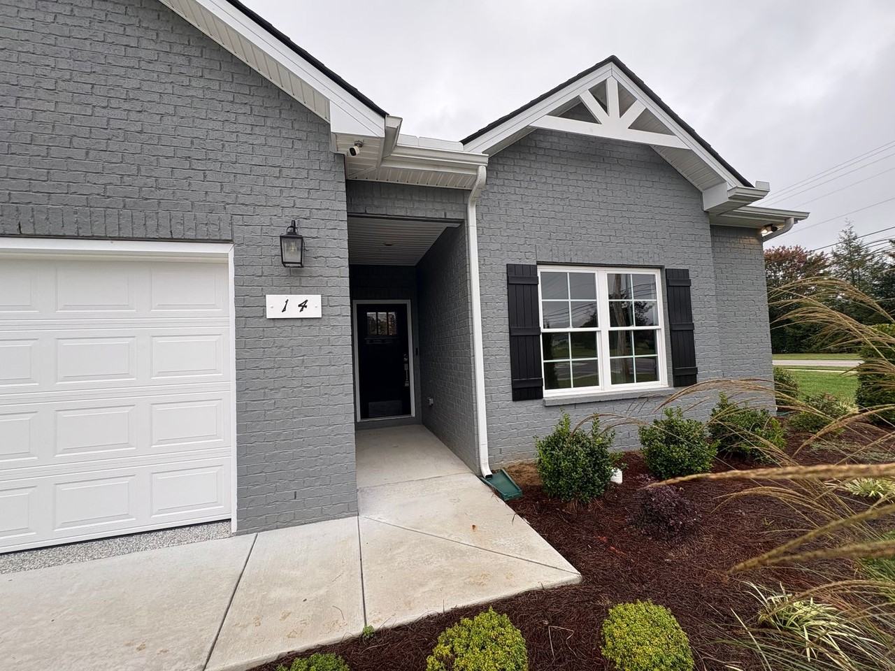 14 Blanford Cir - Photo 3 of 29