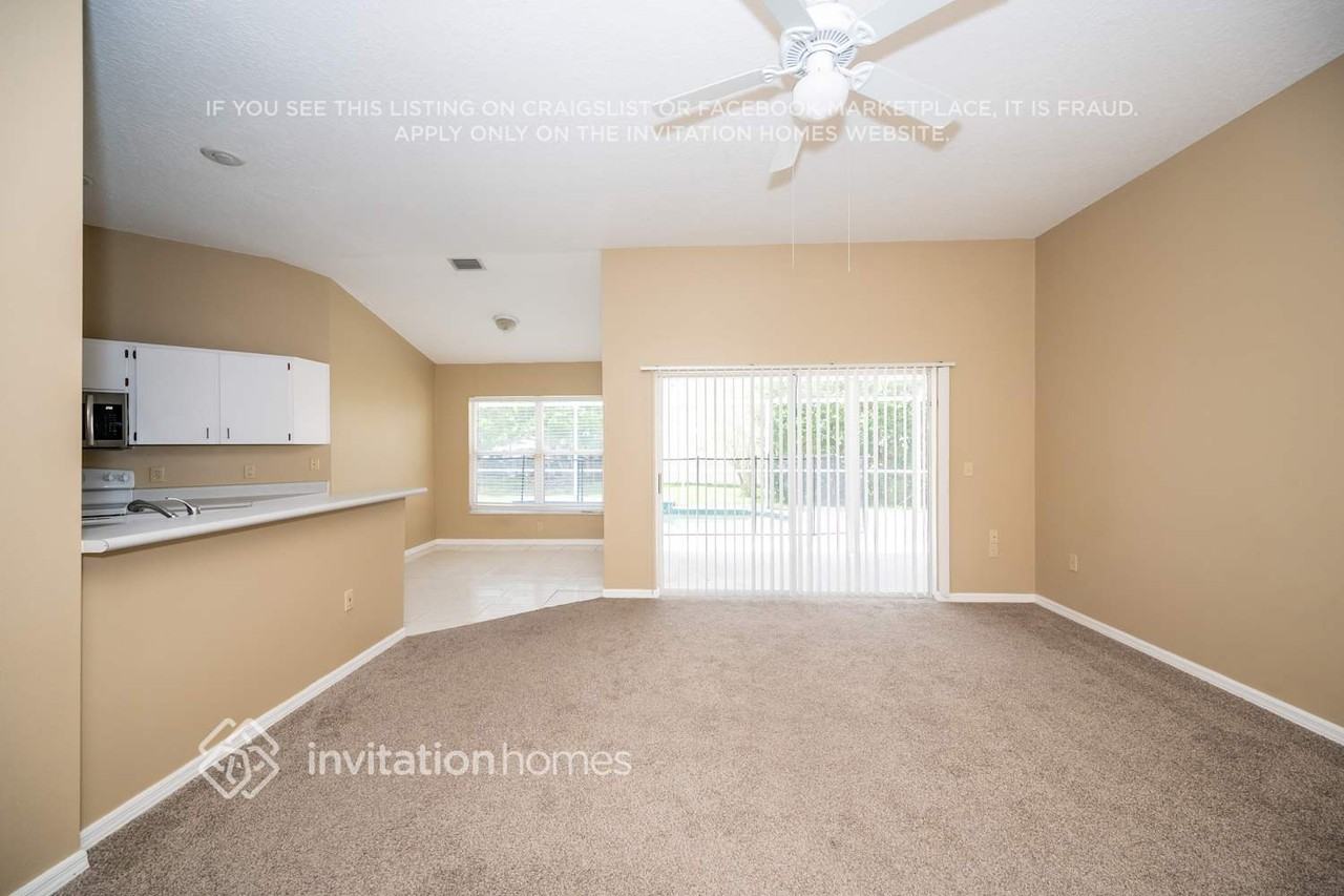 4300 Ridgemoor Dr N - Photo 6 of 17