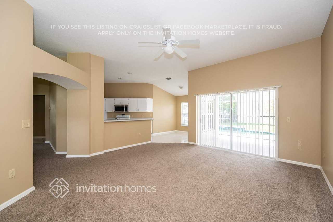 4300 Ridgemoor Dr N - Photo 5 of 17