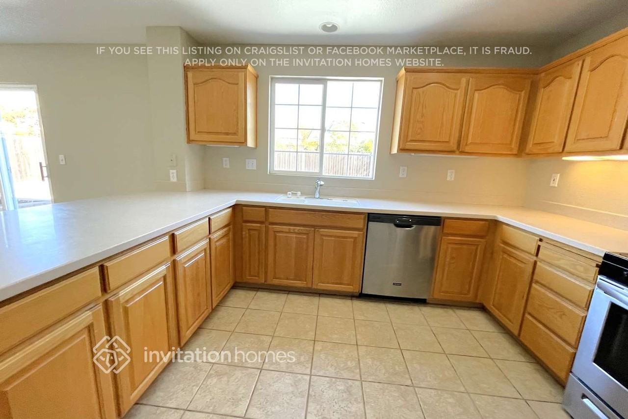 5530 Burgundy Ct - Photo 3 of 13