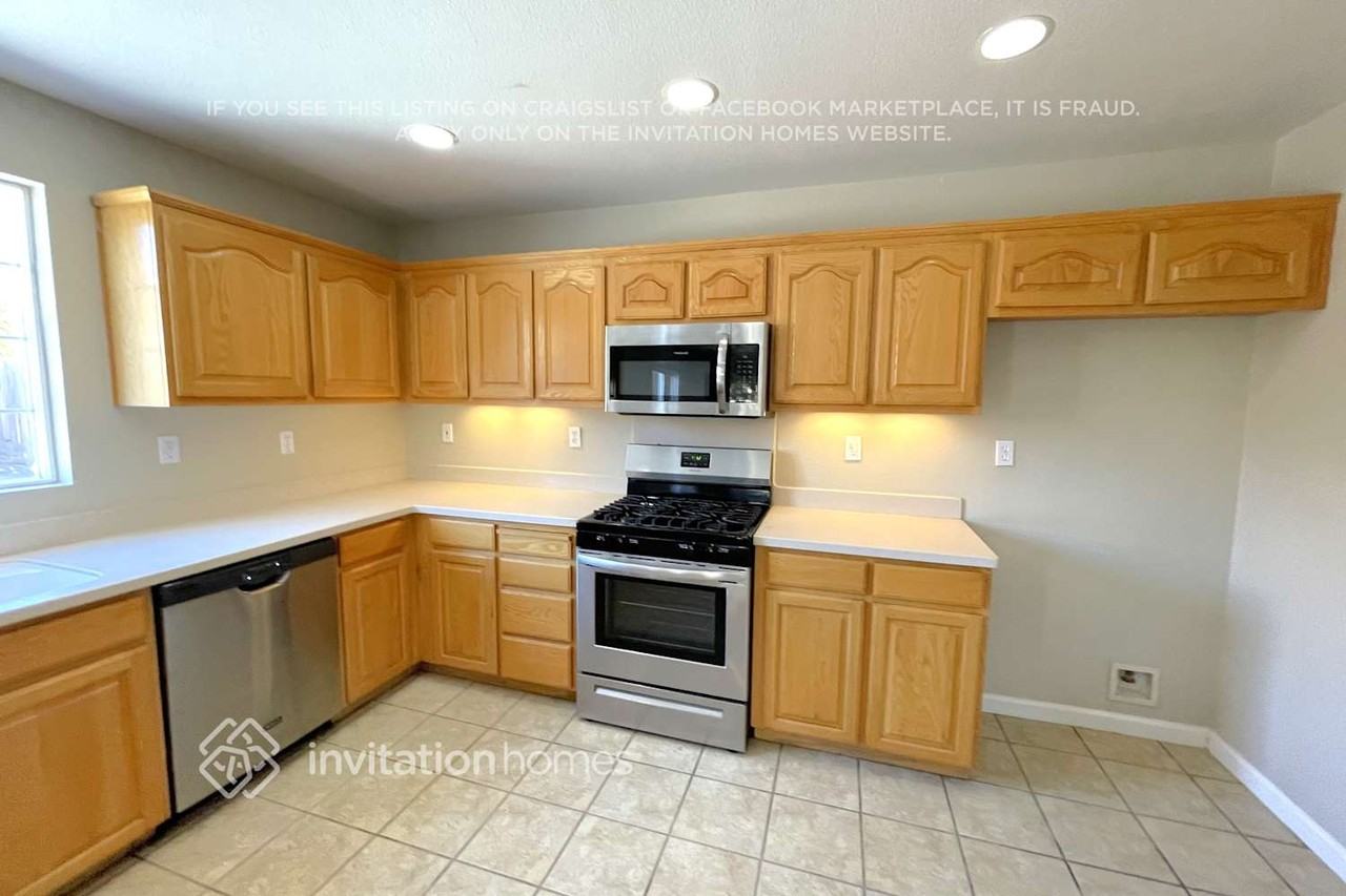 5530 Burgundy Ct - Photo 4 of 13