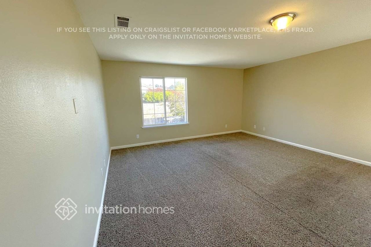 5530 Burgundy Ct - Photo 5 of 13