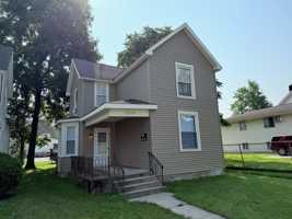 featured image of 3209 S Harrison St