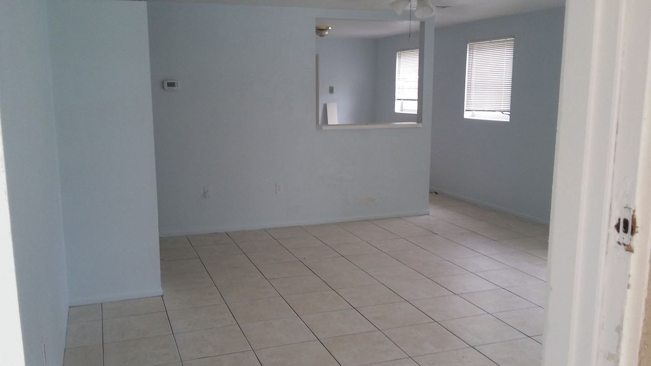 21st Street Ct W - Photo 5 of 15