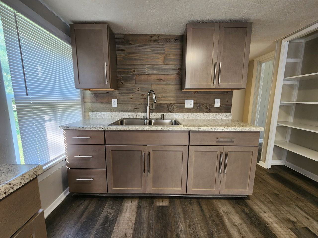 2125 North National Avenue - Photo 7 of 23