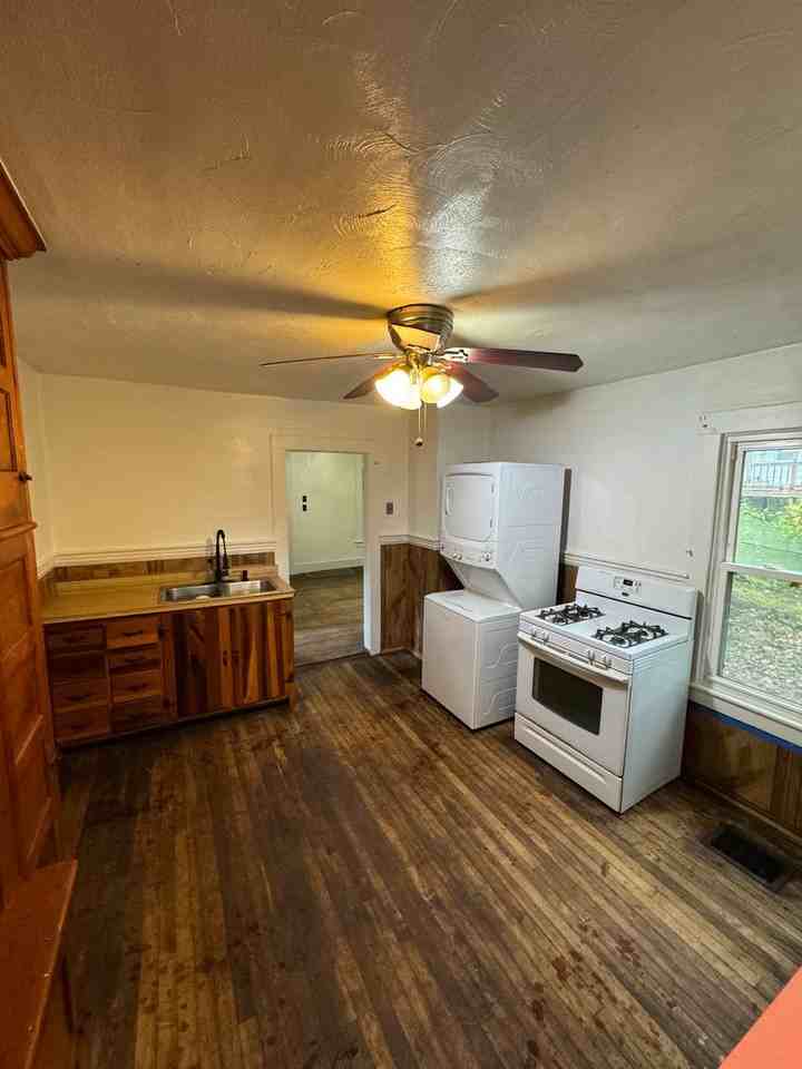 7 Union St - Photo 2 of 11