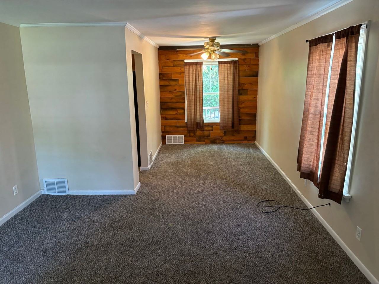 24991 Euclid Ave - Photo 5 of 7