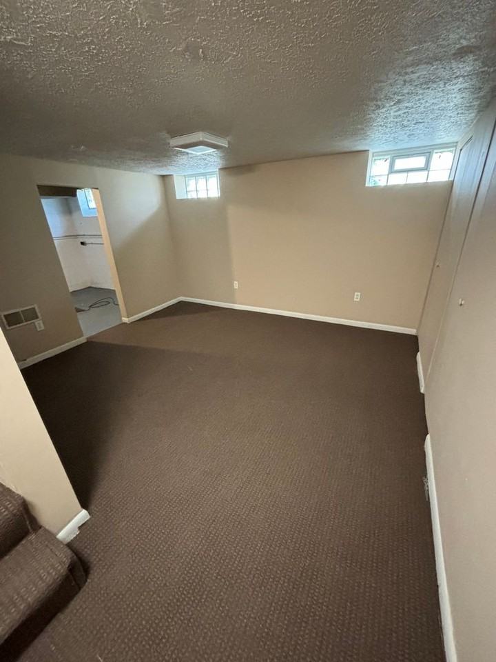 24991 Euclid Ave - Photo 7 of 7