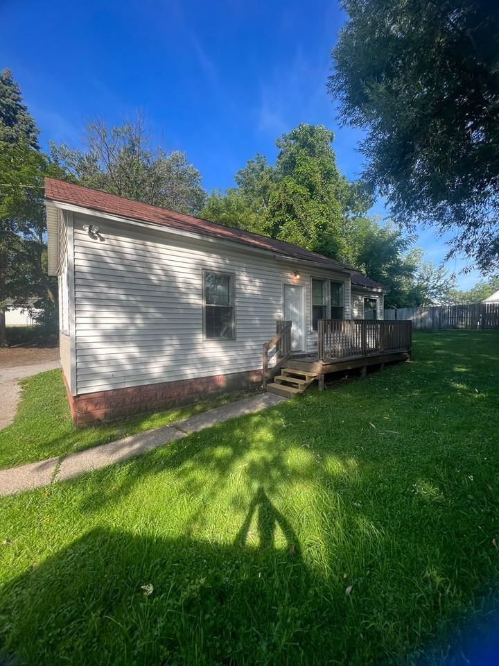 340 E 3rd St - Photo 2 of 12
