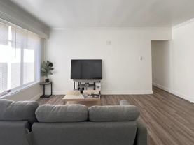 LB1758 - Photo 1 of 1