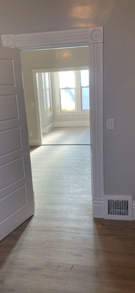 406 W 20th St #B - Photo 4 of 10