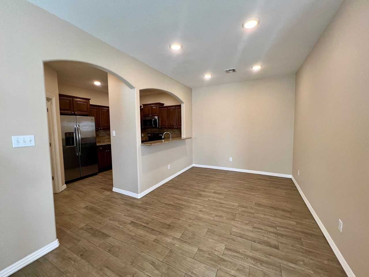 6611 Leightyn Ln - Photo 4 of 21