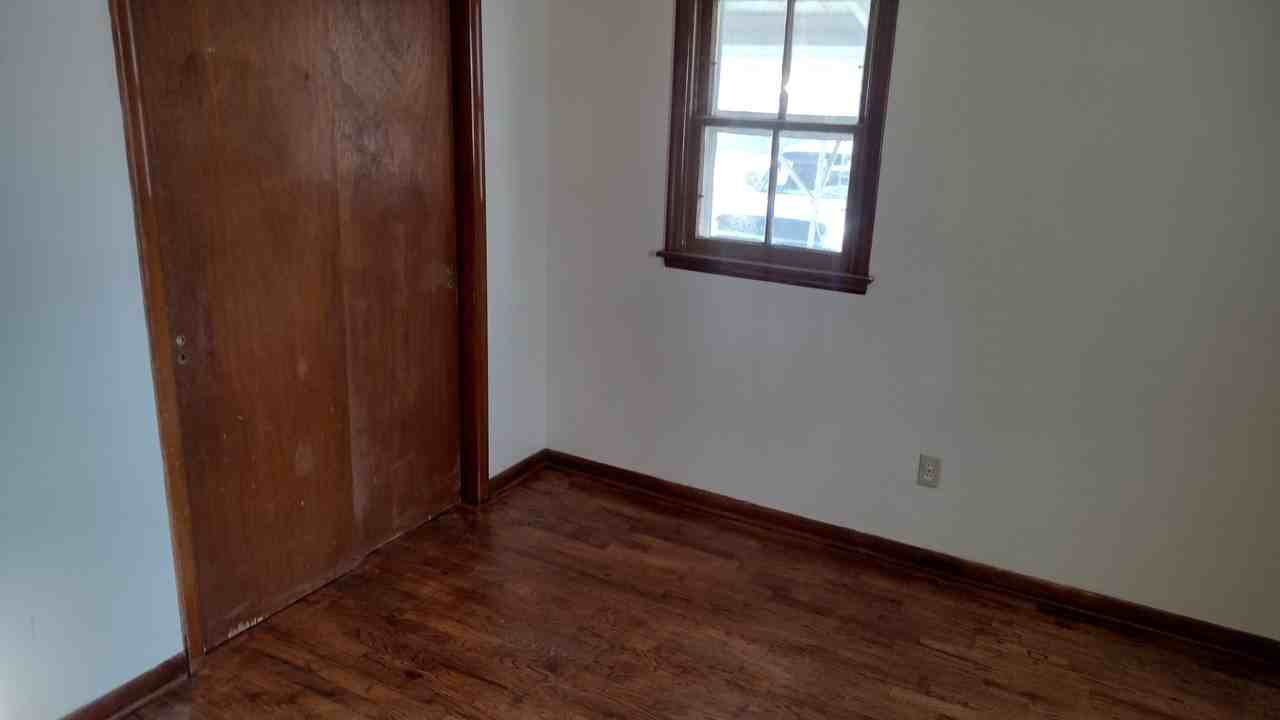 502 Pine St - Photo 5 of 19