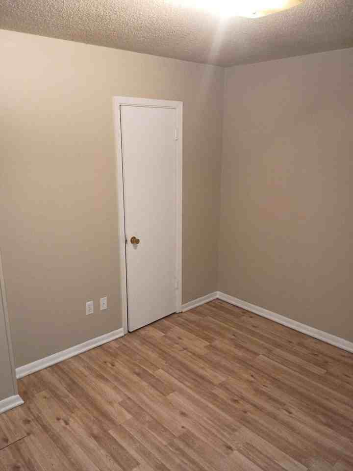 593 Northaven Dr - Photo 6 of 9