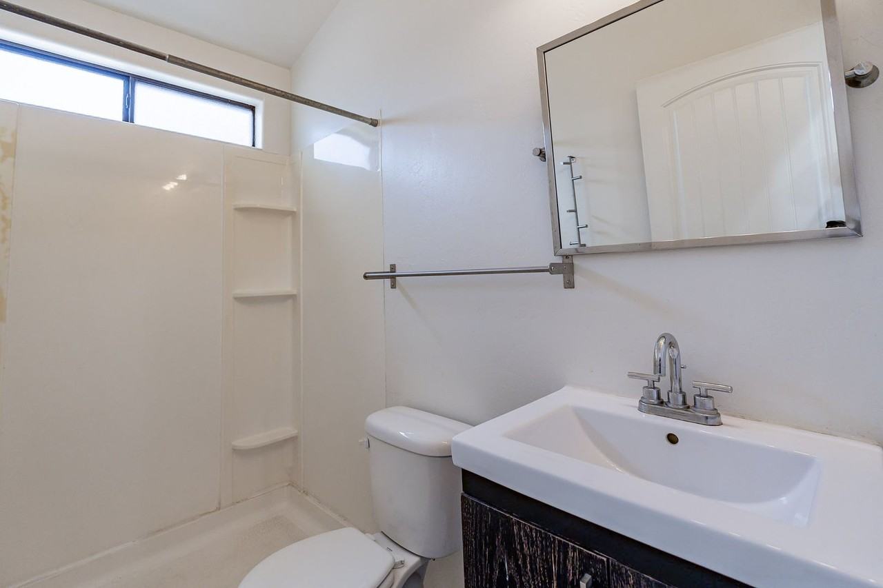 1632 N. Santa Rita Ave. - Photo 5 of 24