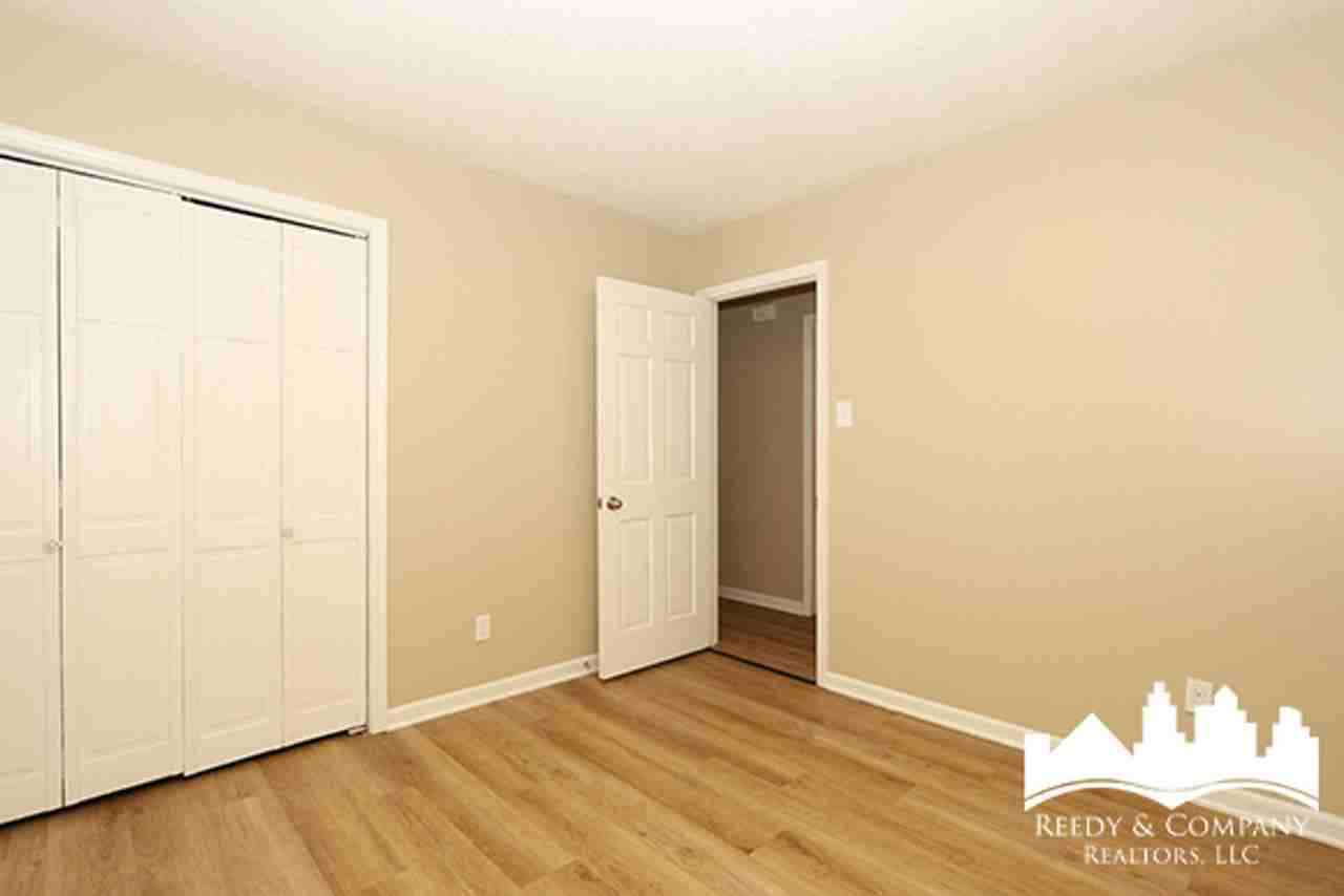 3054 Pine Allee Cove - Photo 5 of 25