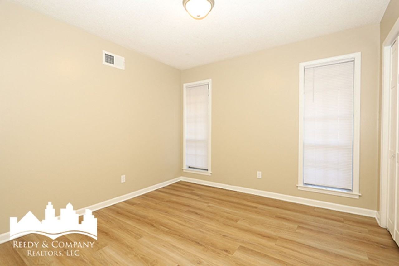 3054 Pine Allee Cove - Photo 6 of 25