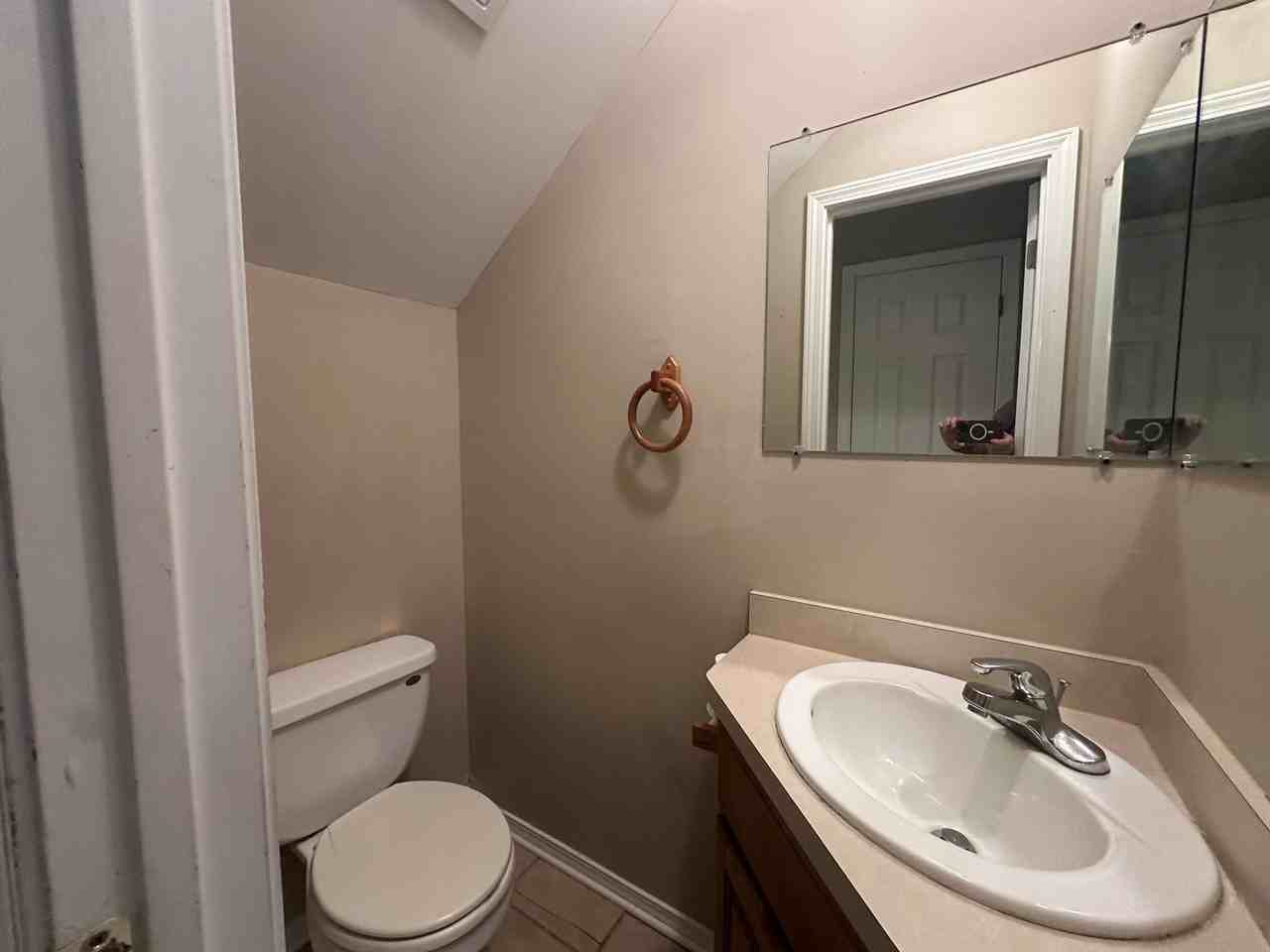 810 E L St - Photo 4 of 10