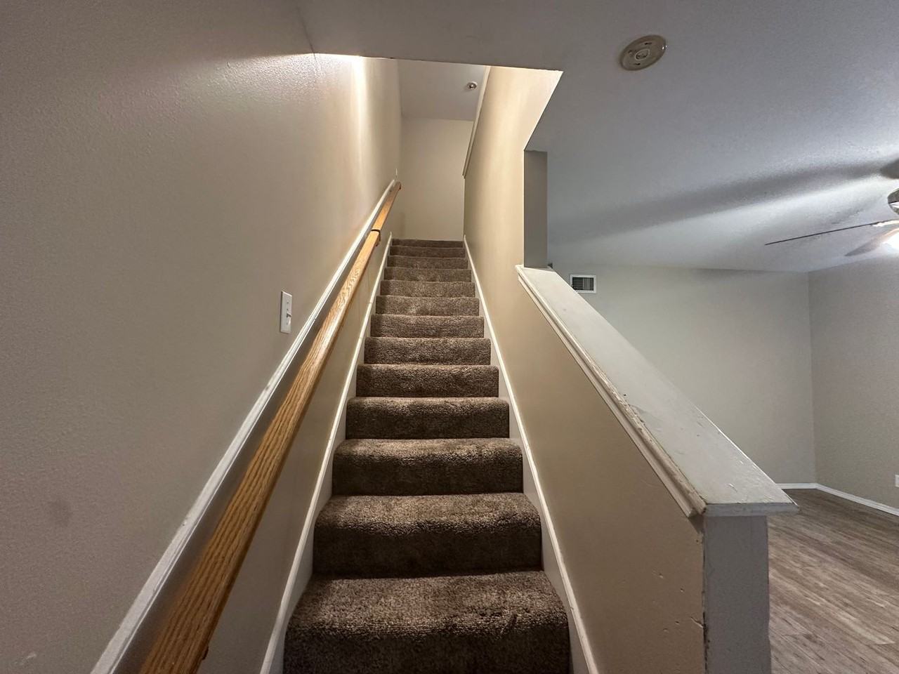 810 E L St - Photo 5 of 10