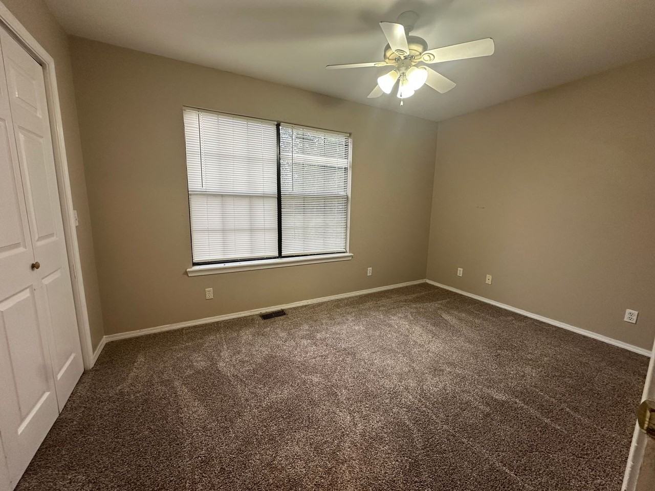 810 E L St - Photo 6 of 10