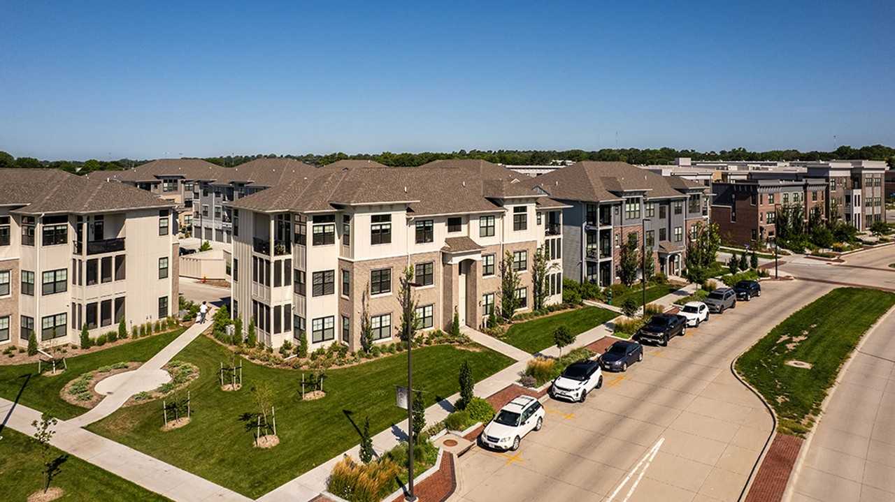 Element 30 Apartments - Photo 2 of 25