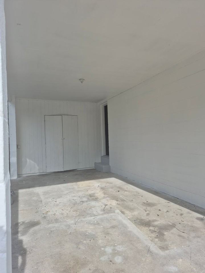 2518 Hirsch Ave - Photo 2 of 26