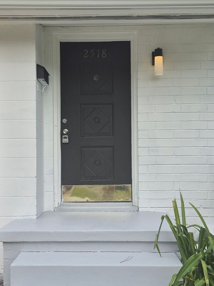 2518 Hirsch Ave - Photo 3 of 26