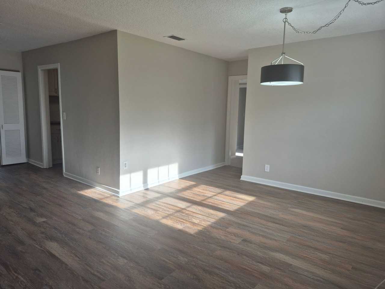 2518 Hirsch Ave - Photo 5 of 26