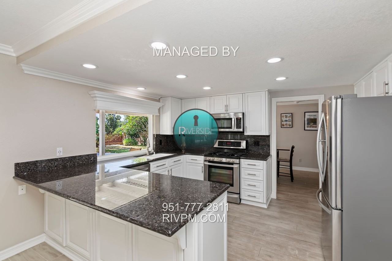 6225 Promontory Lane - Photo 6 of 25