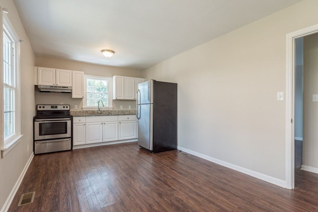 1517 E Jones St - Photo 3 of 26