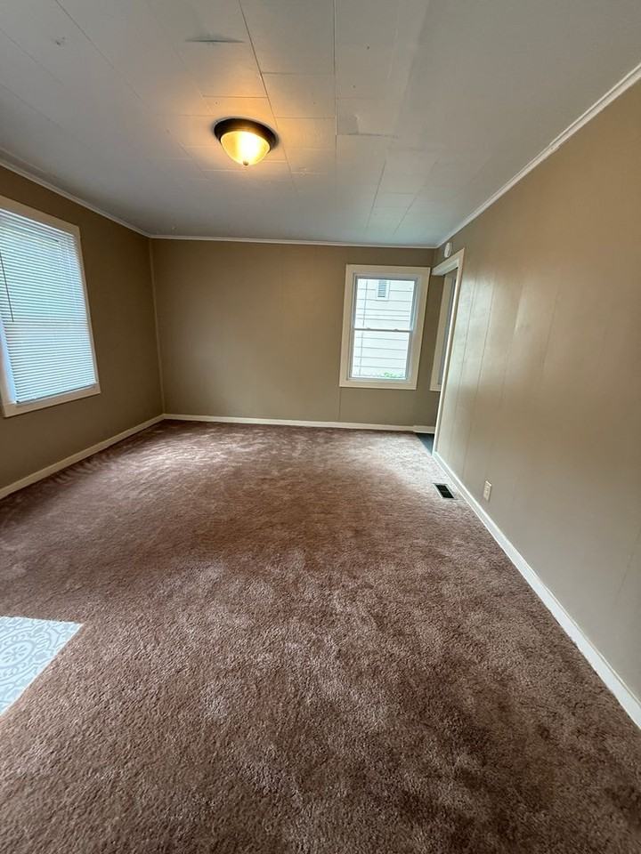 3183 S Davidson St - Photo 4 of 13