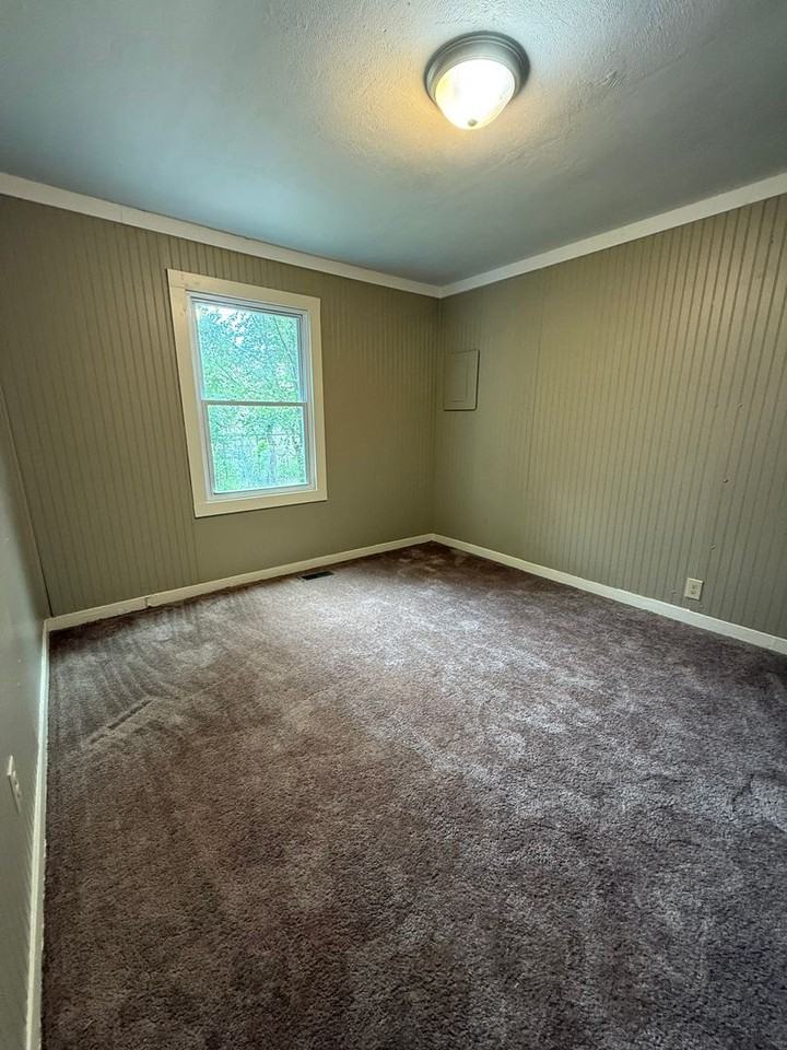 3183 S Davidson St - Photo 7 of 13