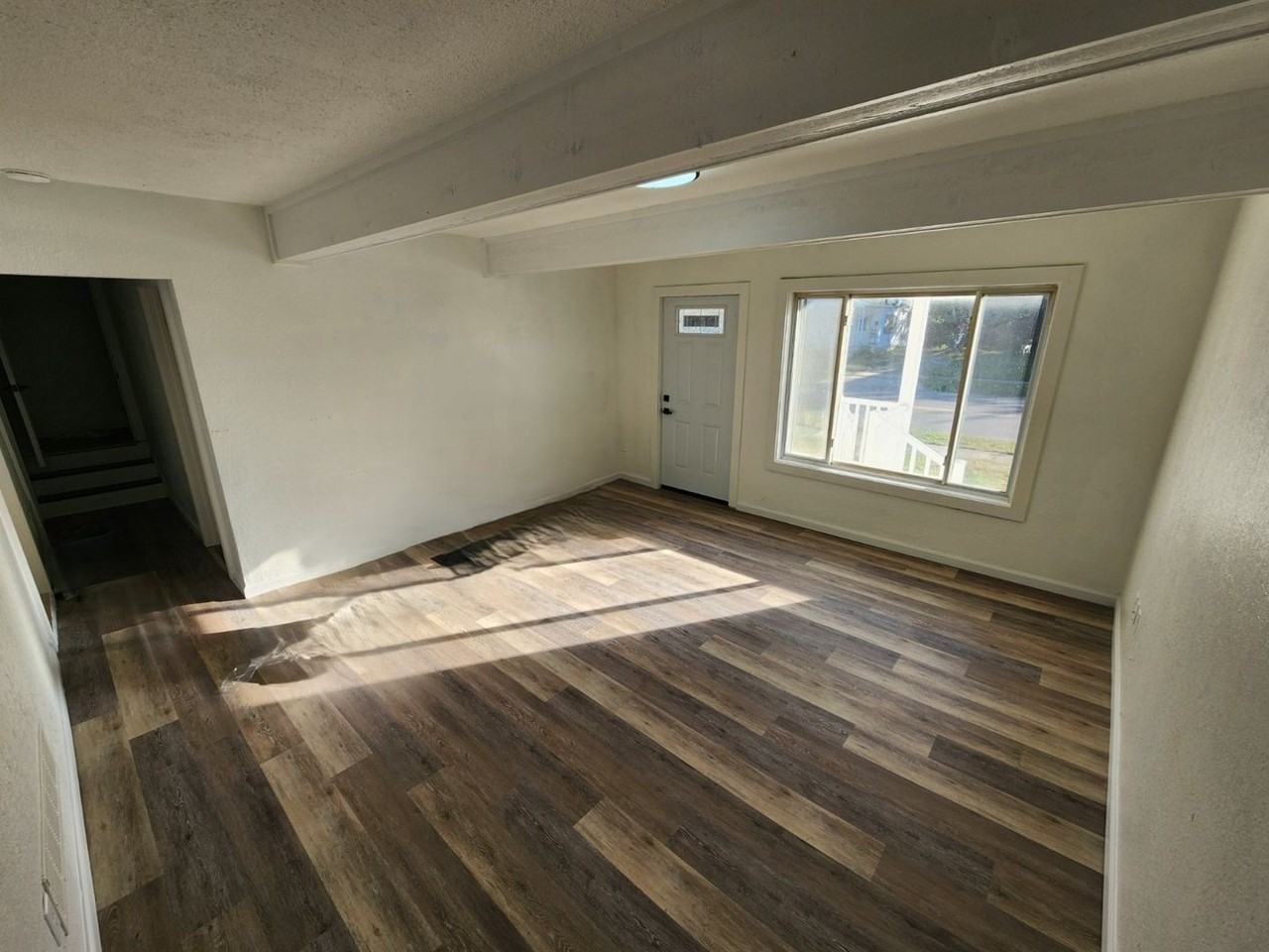 613 N West St - Photo 3 of 7