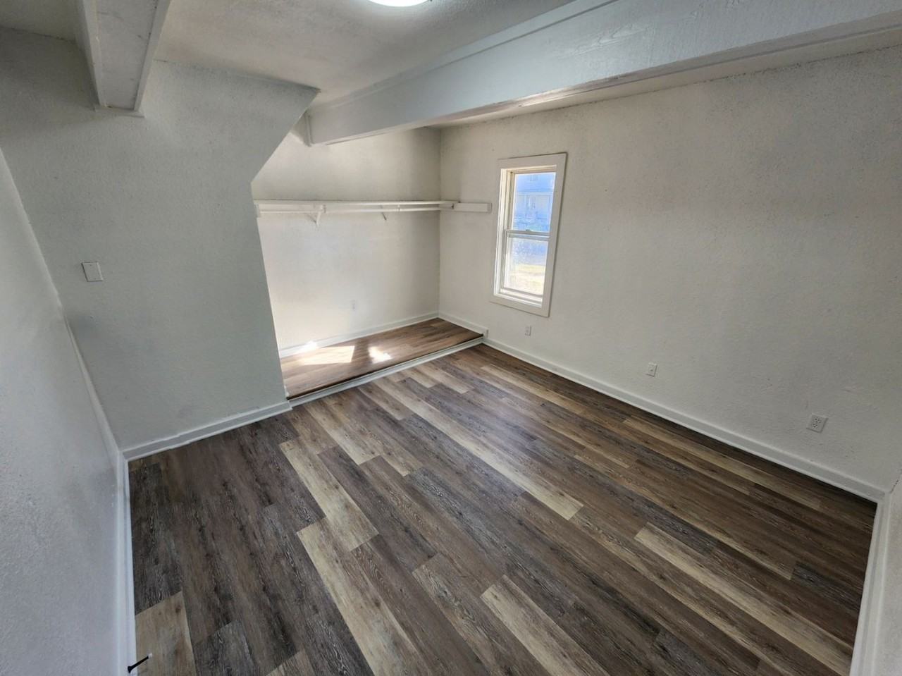 613 N West St - Photo 6 of 7