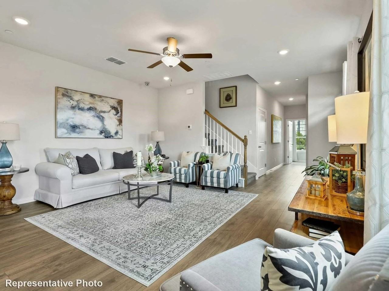 1125 Rusk Way - Photo 2 of 12
