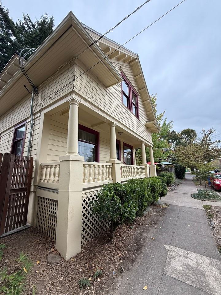 7824 Se 11th Ave - Photo 2 of 36