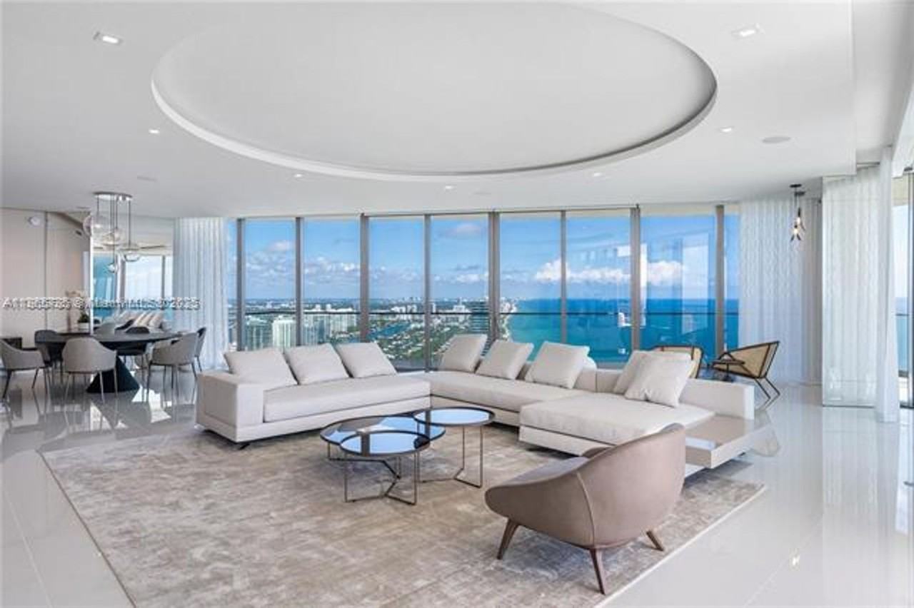 18975 18975 Collins Ave appt 4600 - Photo 2 of 12