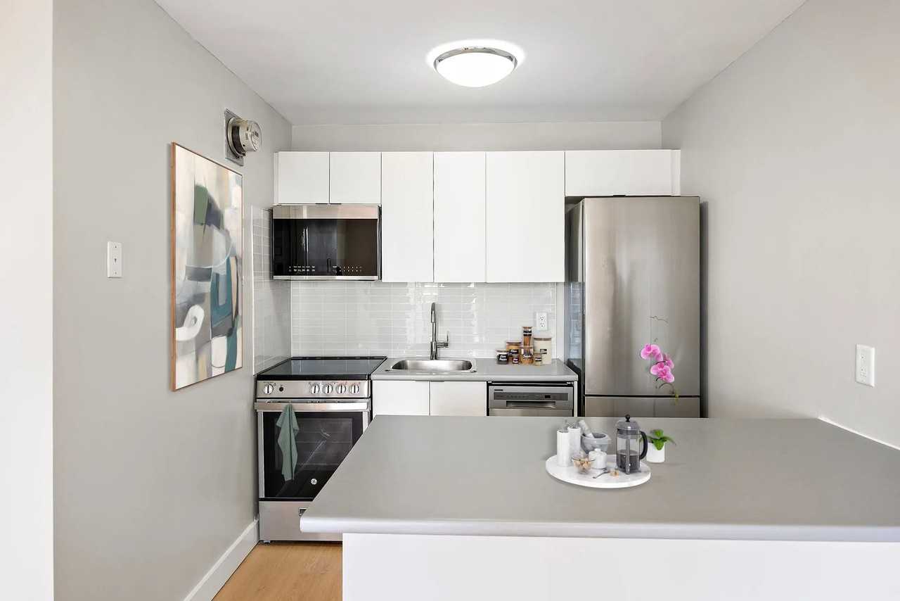 420 Central Avenue - Photo 3 of 12