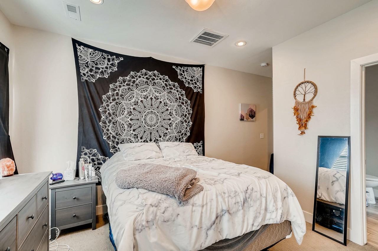 538 S Lincoln St - Photo 5 of 28