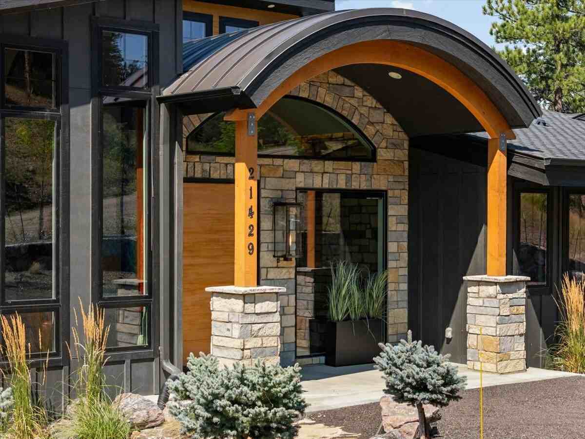 21429 Trappers Trl - Photo 2 of 50