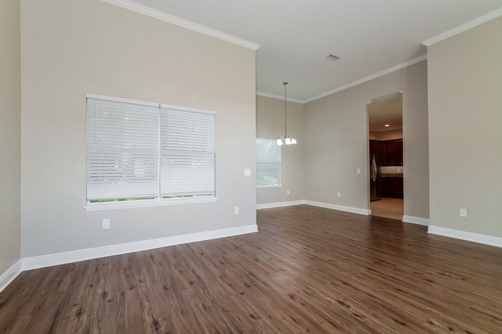 1260 Shorecrest Cir - Photo 4 of 16