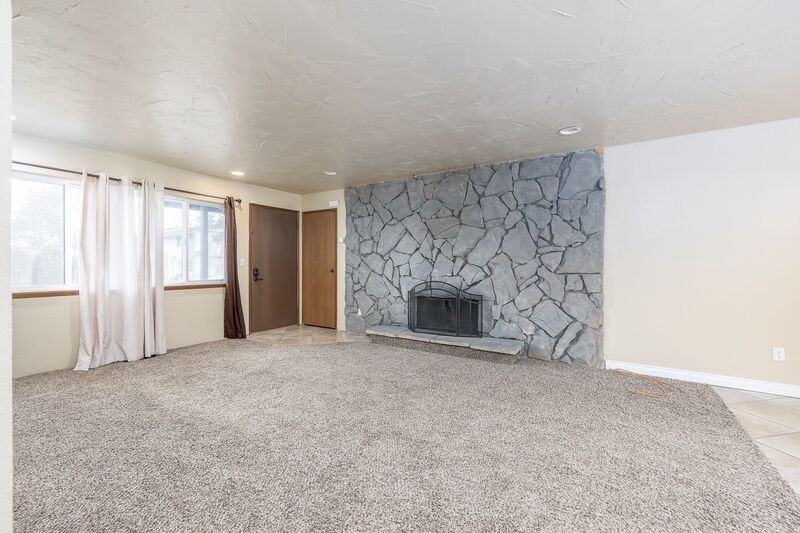 6717 W 1st Ave - Photo 2 of 10