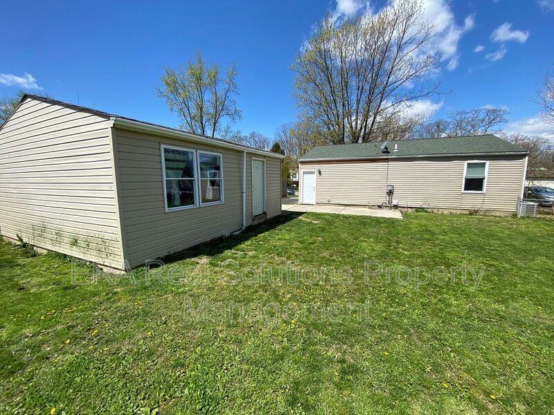 5009 Cherry Creek Pkwy S - Photo 3 of 16