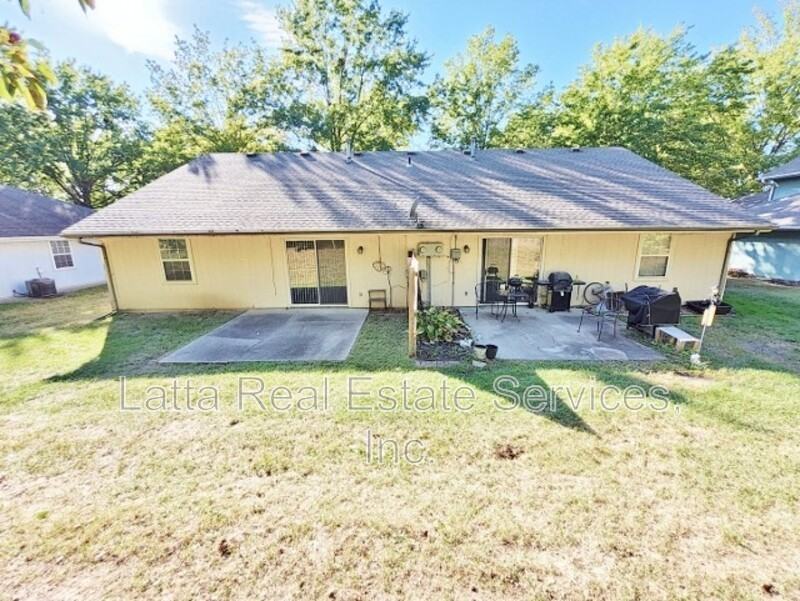 1704 Sw 6th St - Photo 2 of 11