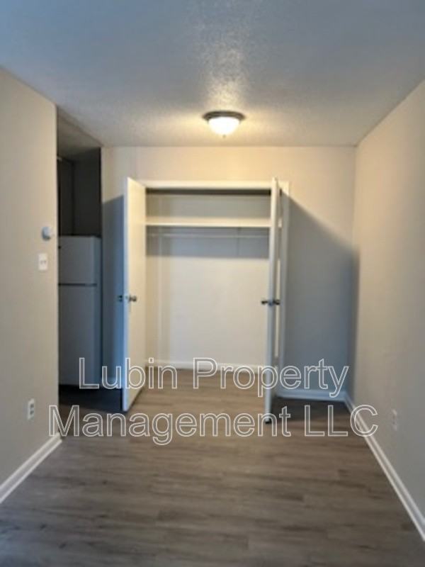 1435 Court Ave #4 - Photo 4 of 10