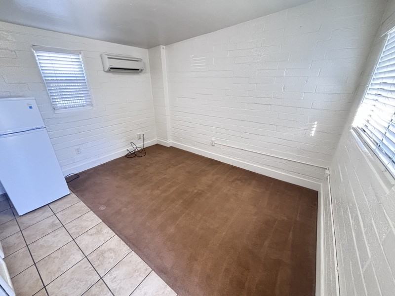 1643 S State St - Photo 2 of 9