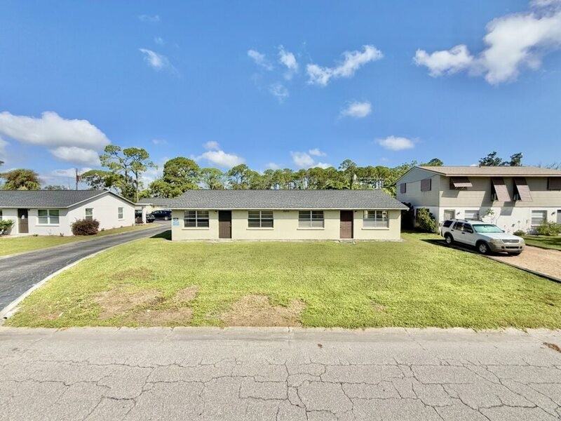 7073 Brentford Rd - Photo 2 of 42