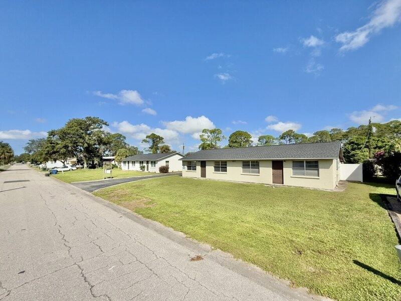 7073 Brentford Rd - Photo 3 of 42