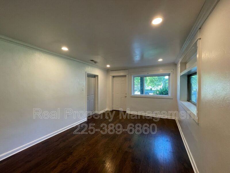 9642 Lewis St - Photo 4 of 24